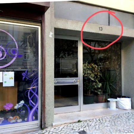 Gaze Out At The City In A Retro-Chic Getaway Lisabona Exterior foto