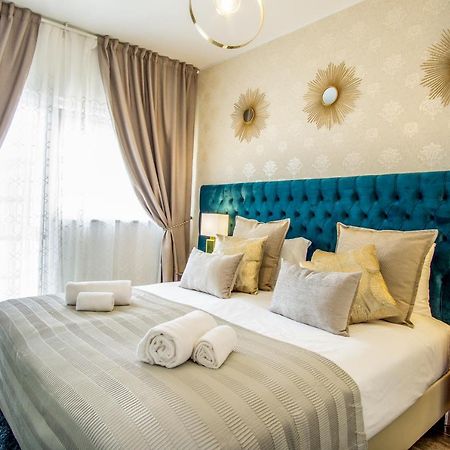 Gaze Out At The City In A Retro-Chic Getaway Lisabona Exterior foto
