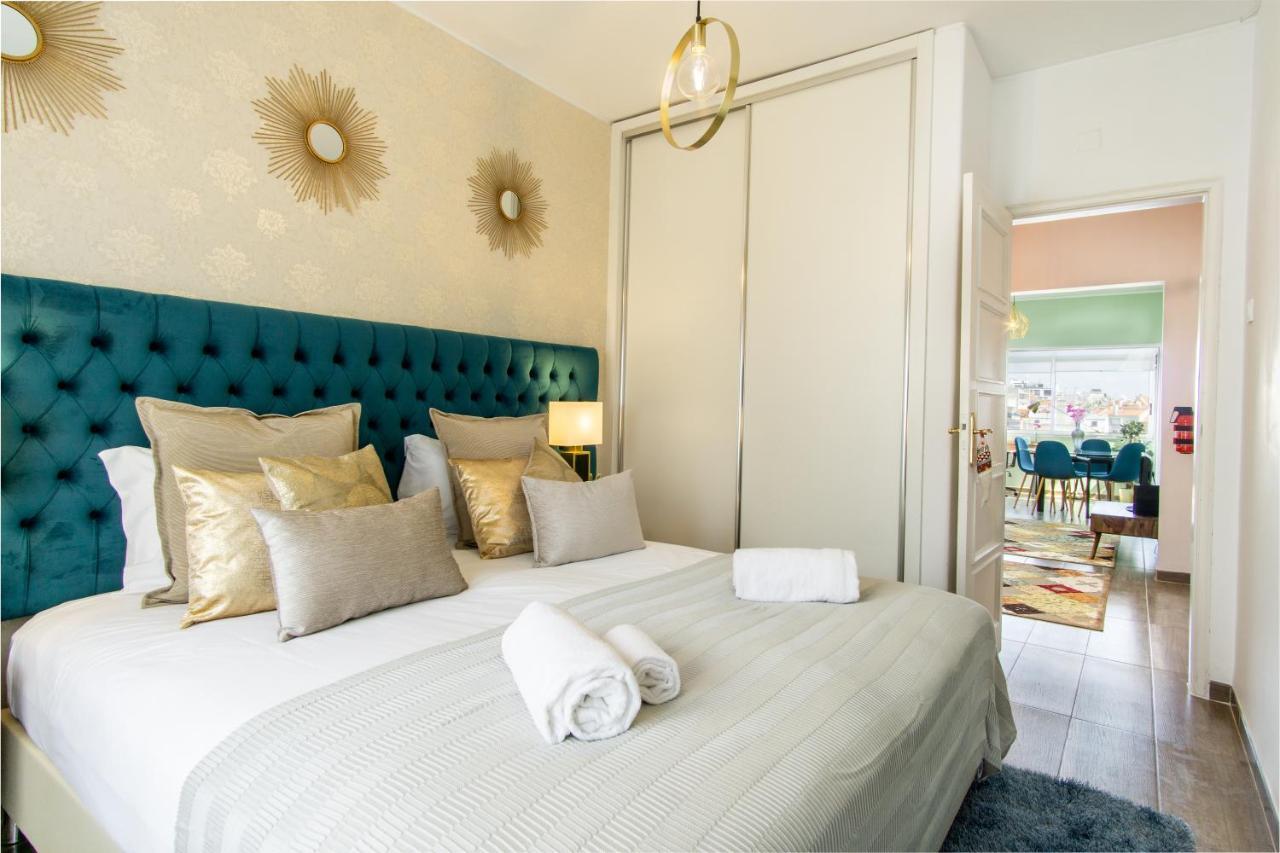 Gaze Out At The City In A Retro-Chic Getaway Lisabona Exterior foto
