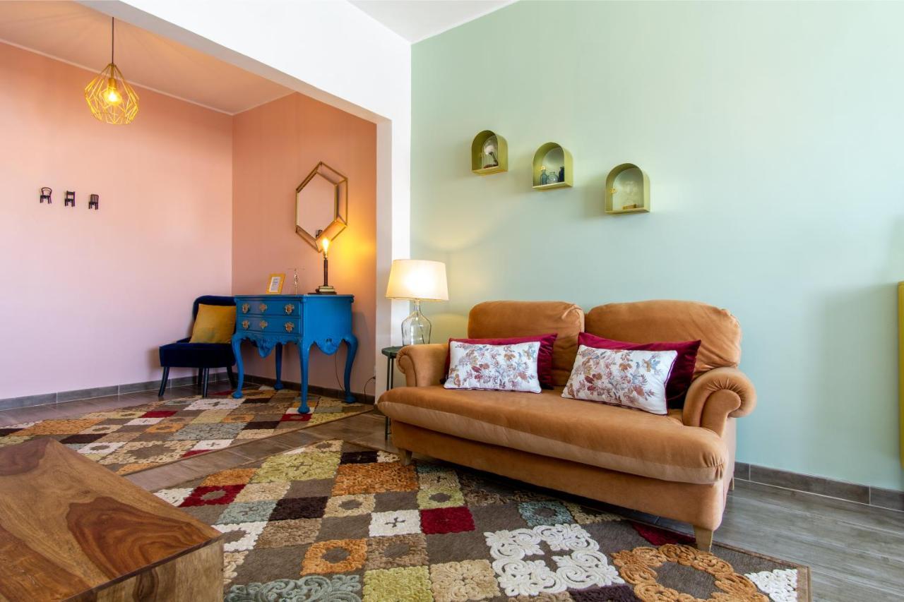 Gaze Out At The City In A Retro-Chic Getaway Lisabona Exterior foto